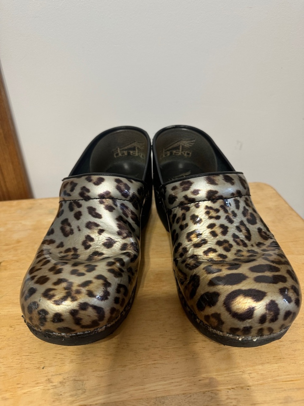 Dansko Leopard Pattern Clogs in Tan and Black Size 39. Fits like U.S. 8.5